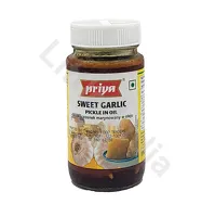 Sweet Garlic Pickle In Oil Priya 300g